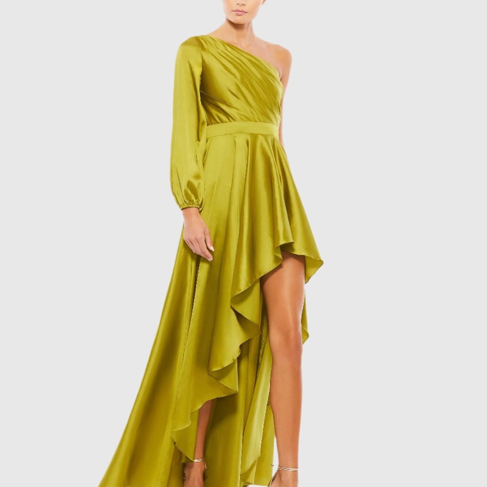 Mac Duggal
Satin Charmeuse one shoulder beautiful!